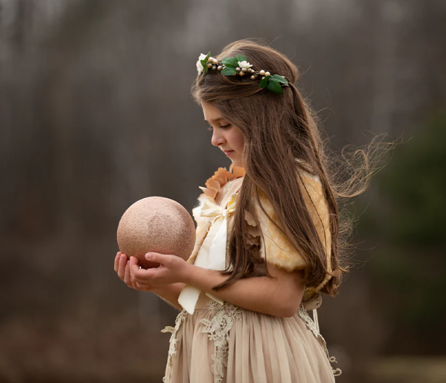 Megbittonproductions – Snow Globe Magic – Lori Lesh
